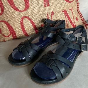 Black leather Timberland sandals size 8